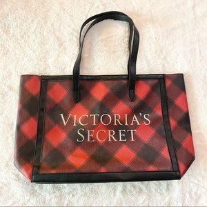 NWOT Victoria’s Secret LIMITED EDITION Weekender LOGO Tote Bag Black & Red Plaid